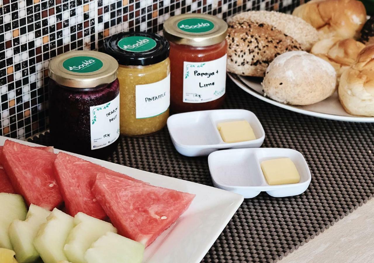 Bread And Jam Hostel Кута Экстерьер фото