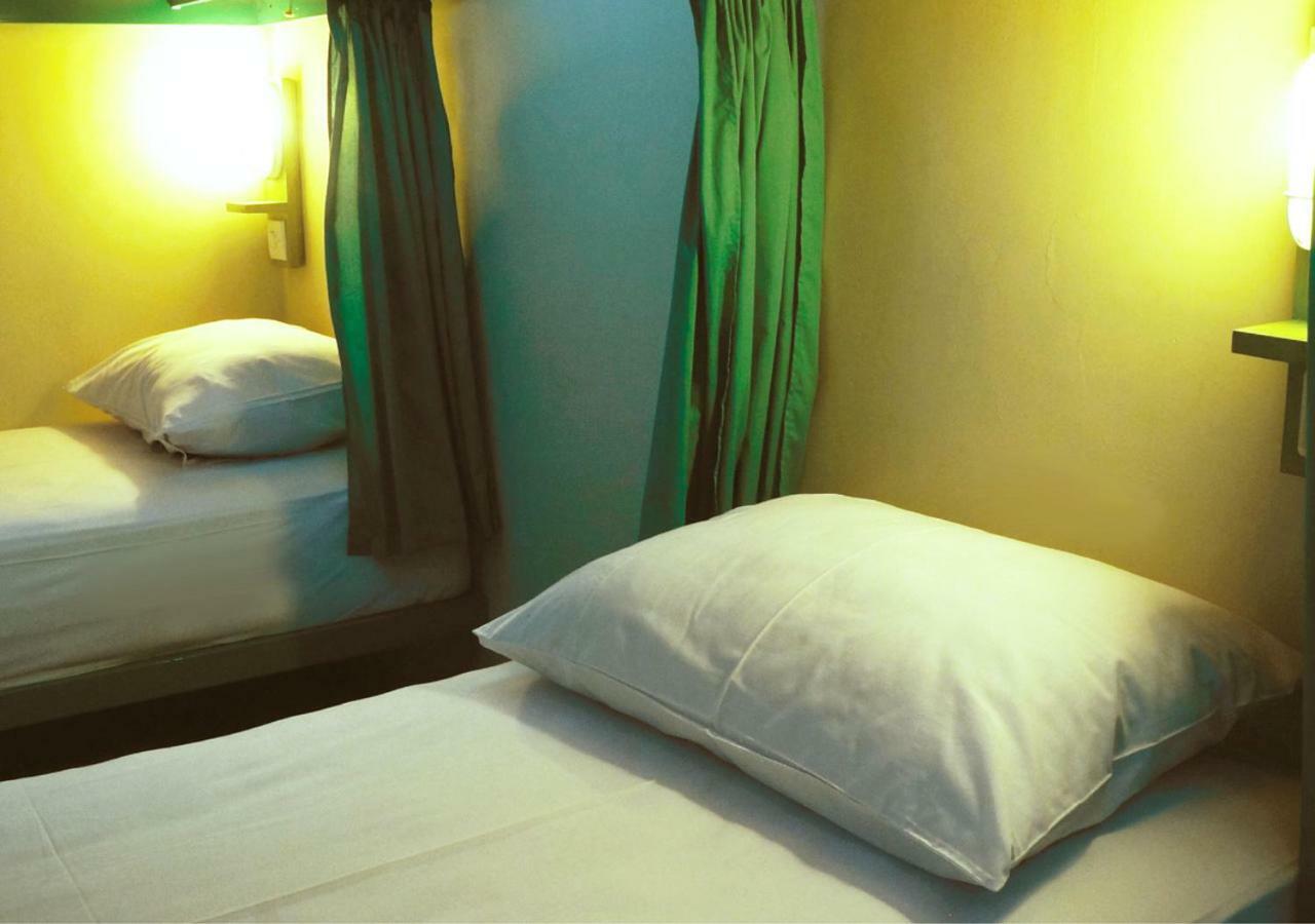 Bread And Jam Hostel Кута Экстерьер фото